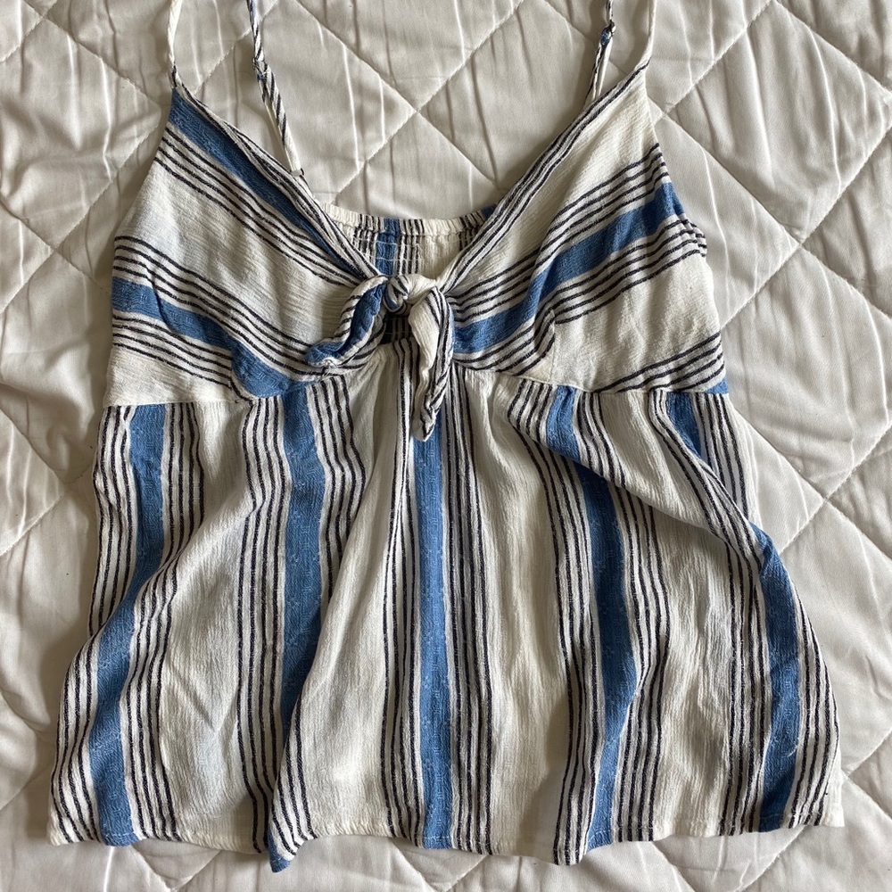 Knotted top